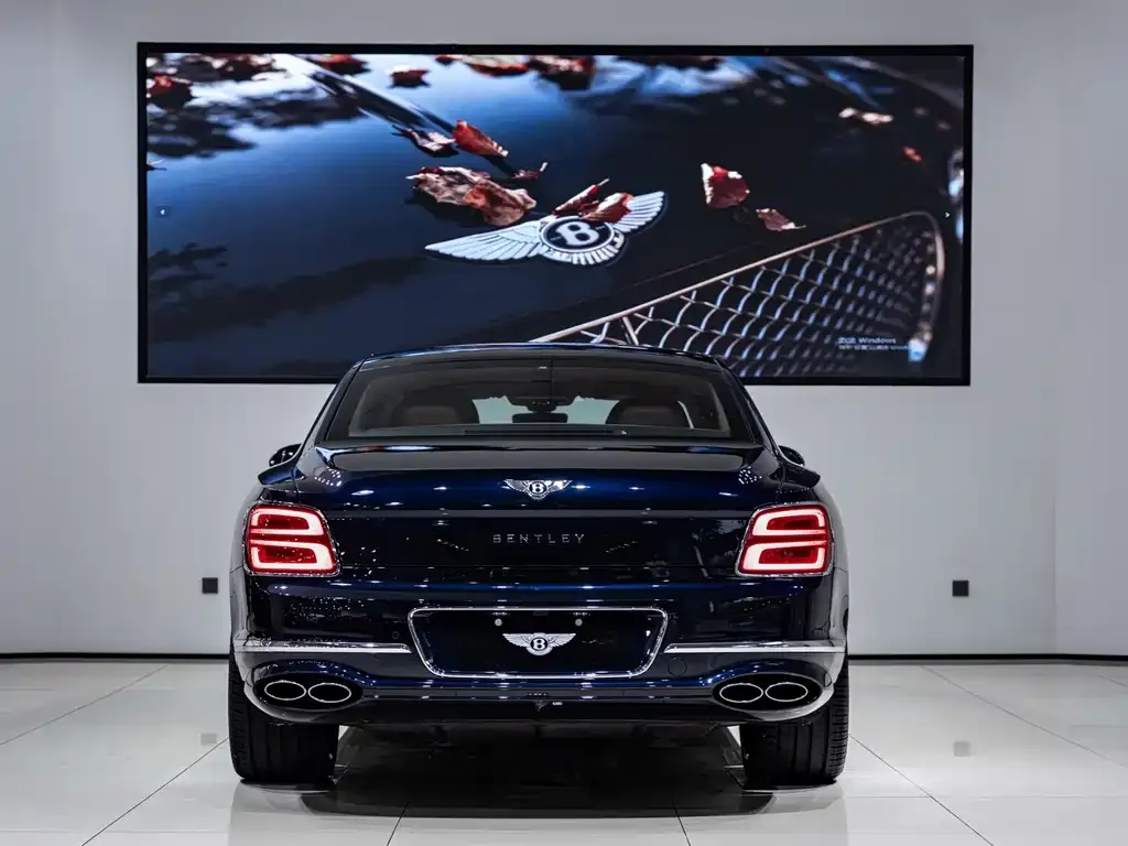 Bentley Flying Spur — фото 3