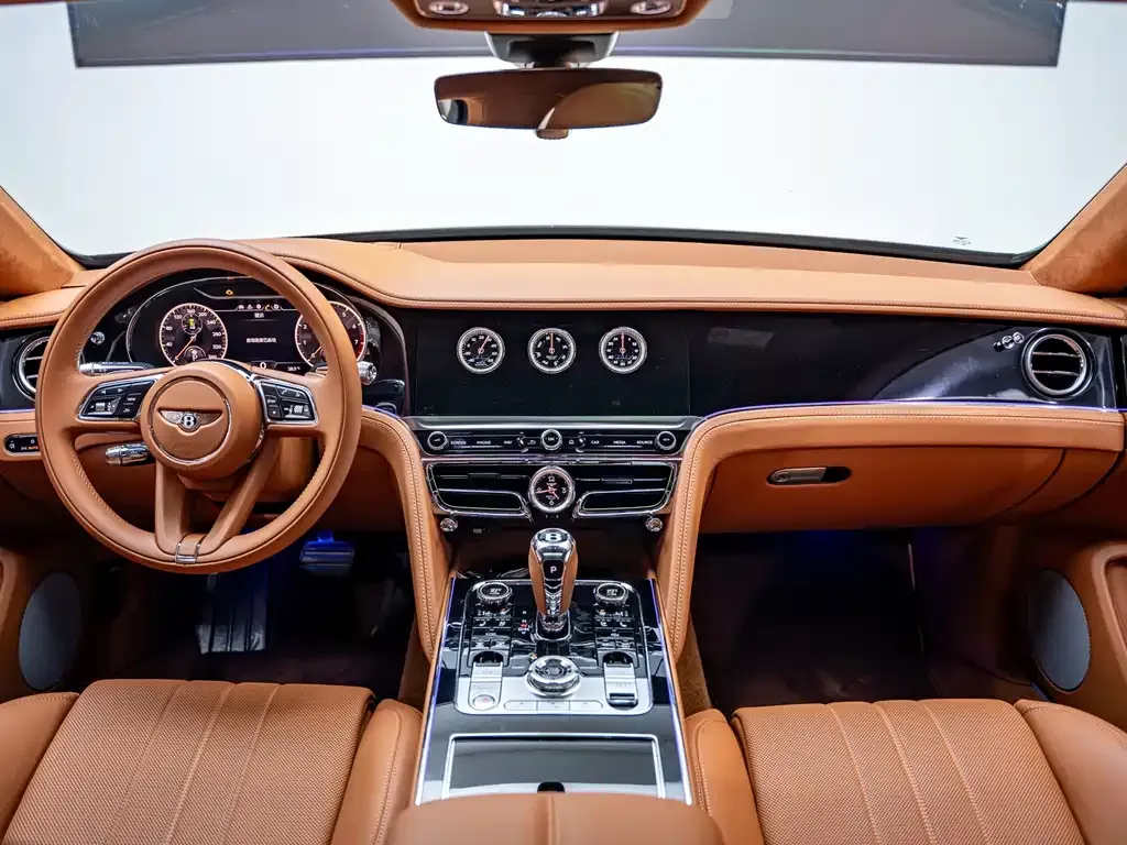 Bentley Flying Spur — фото 10