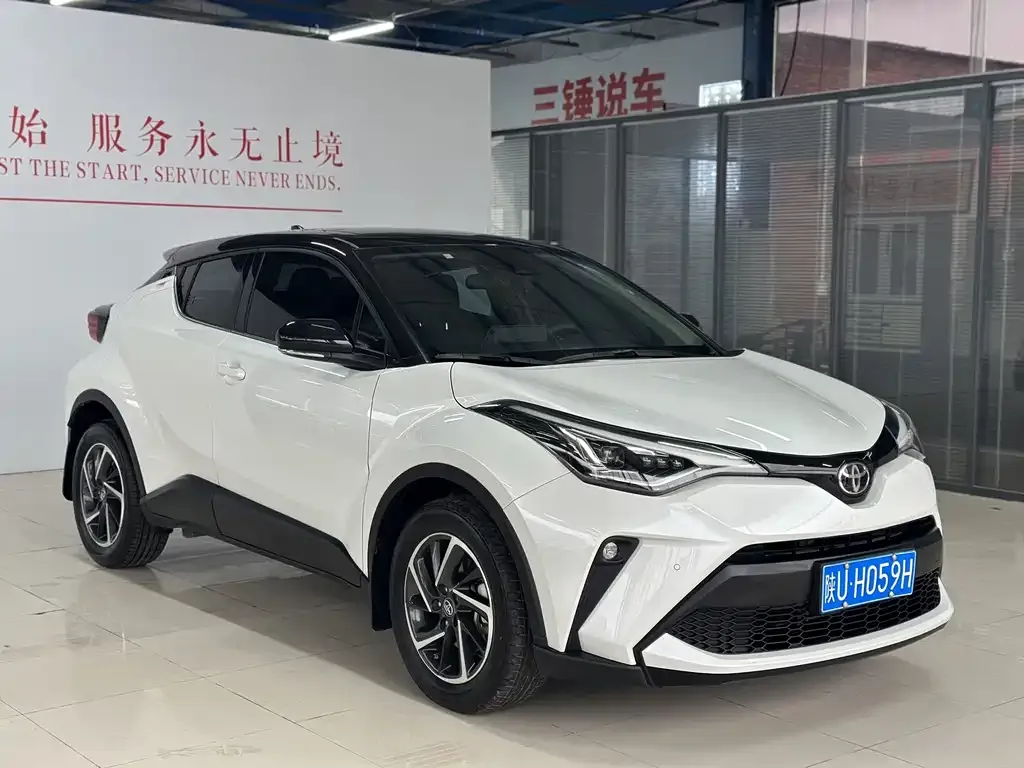 Toyota C-HR — фото 10