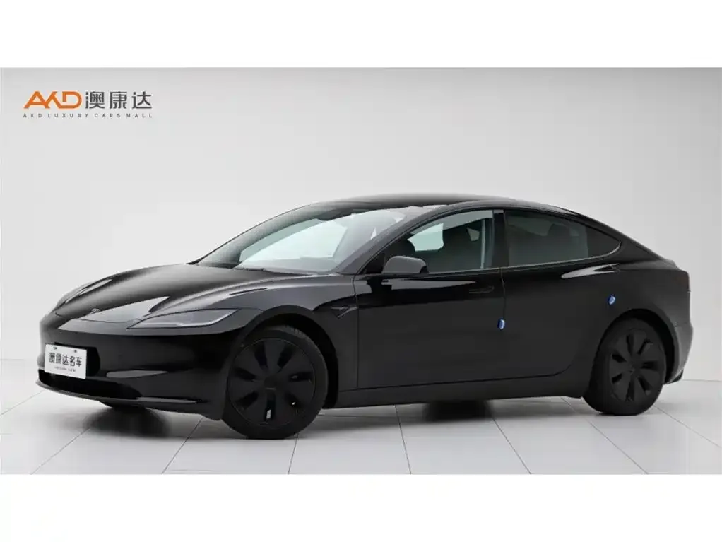 Tesla Model 3 — фото 1