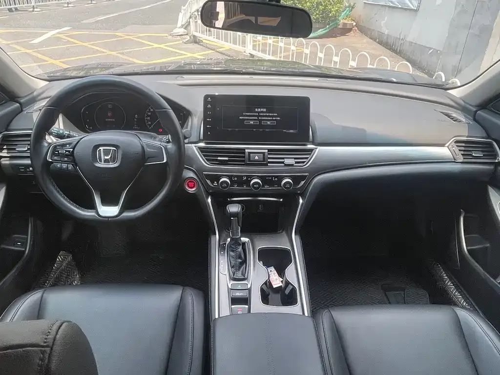 Honda Accord — фото 3