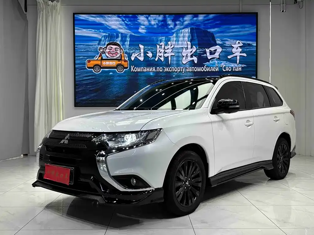Mitsubishi Outlander — фото 1