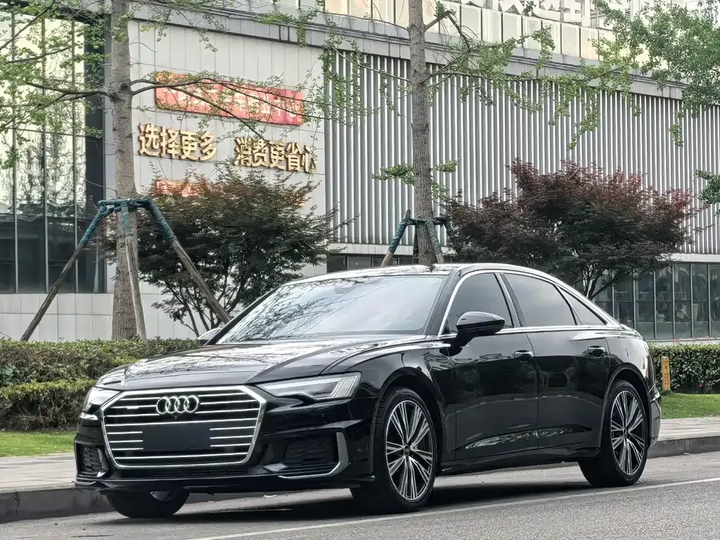 Audi A6L — фото 1