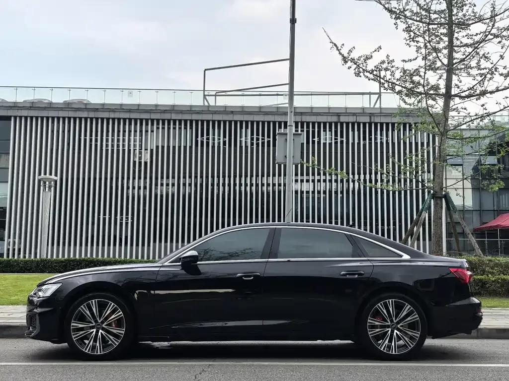 Audi A6L — фото 6