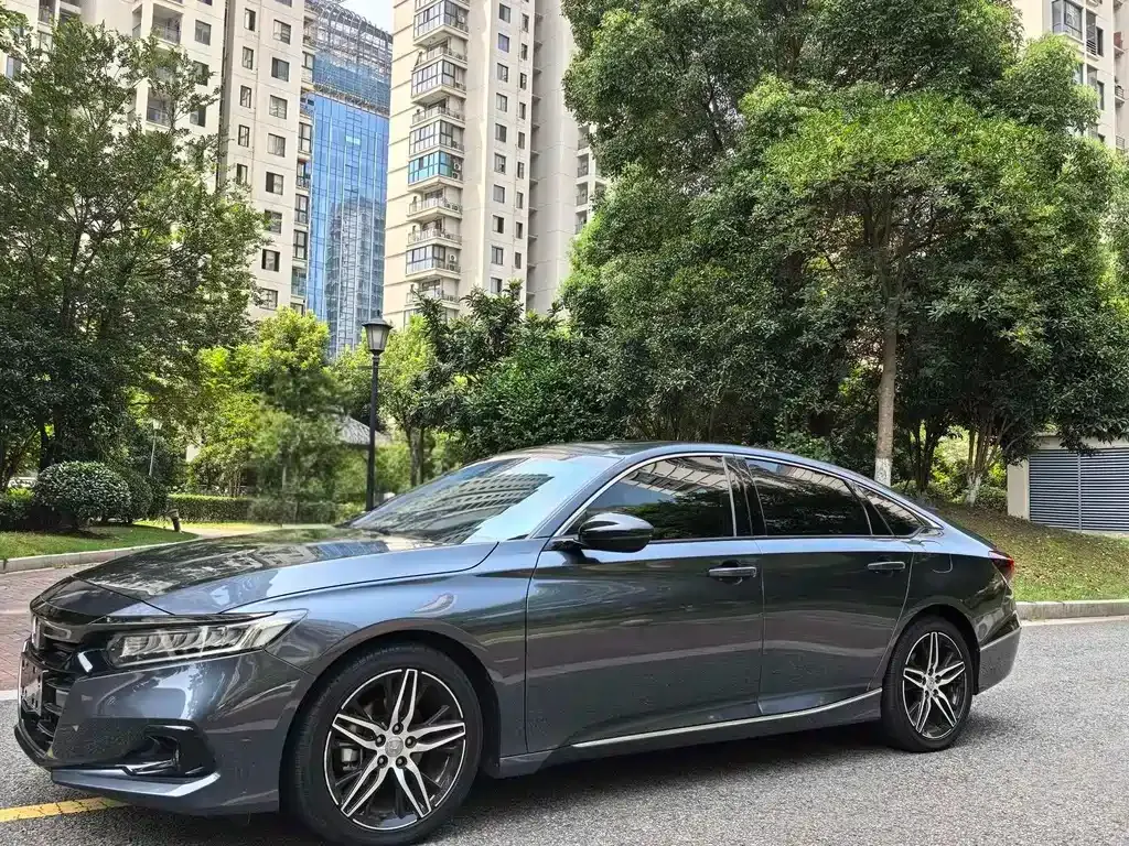 Honda Accord — фото 10