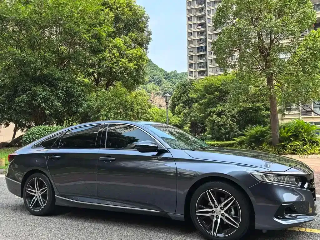 Honda Accord — фото 5