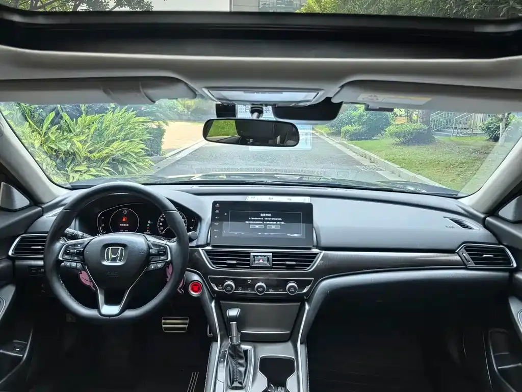 Honda Accord — фото 8