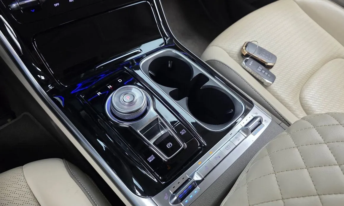 Kia Carnival — фото 10