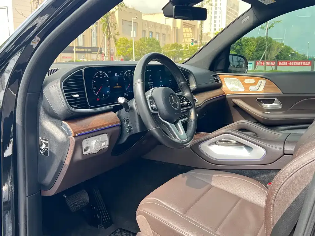 Mercedes-Benz GLS — фото 4