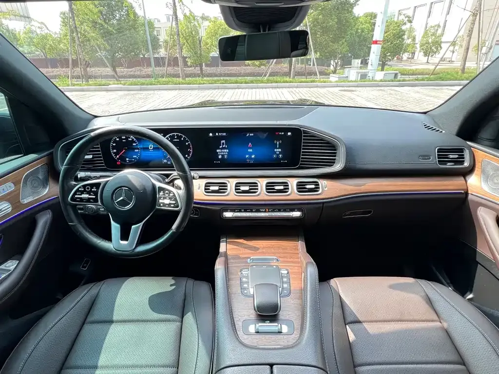 Mercedes-Benz GLS — фото 10