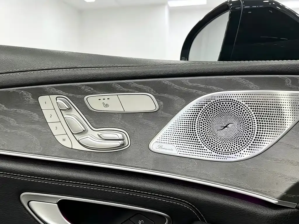 Mercedes-Benz CLS — фото 6