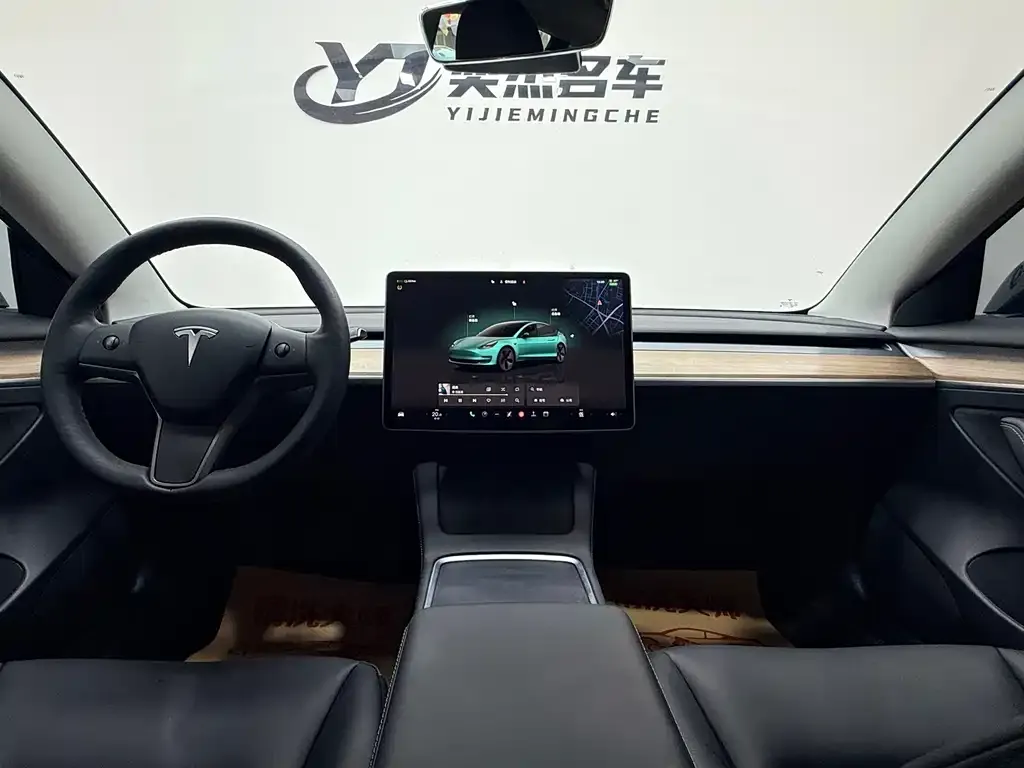 Tesla Model 3 — фото 4