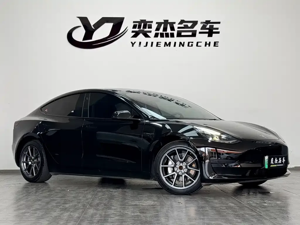 Tesla Model 3 — фото 10