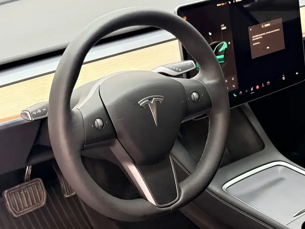 Tesla Model 3 — фото 6
