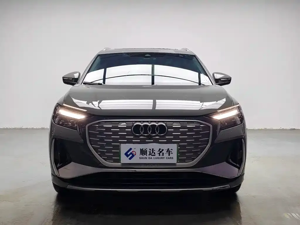 Audi Q4 e-tron — фото 3