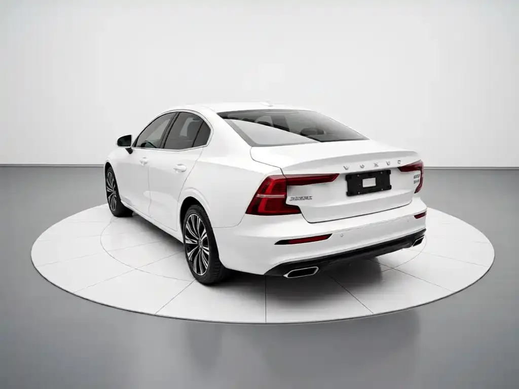 Volvo S60 — фото 6