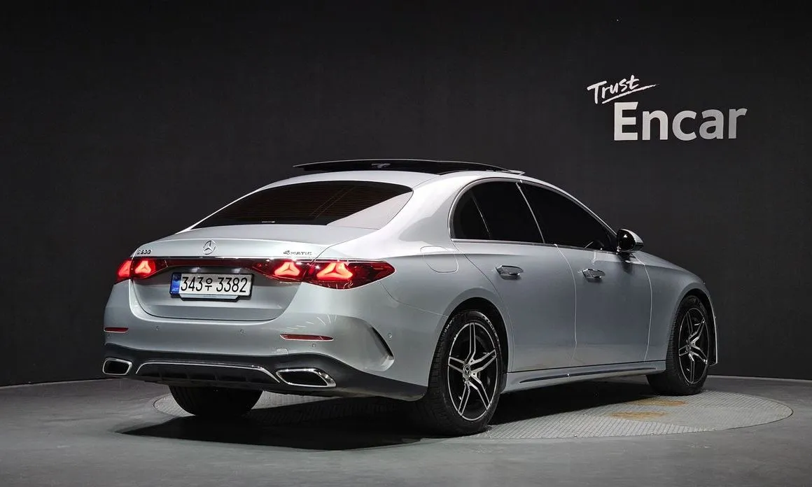Mercedes-Benz E-Class — фото 8
