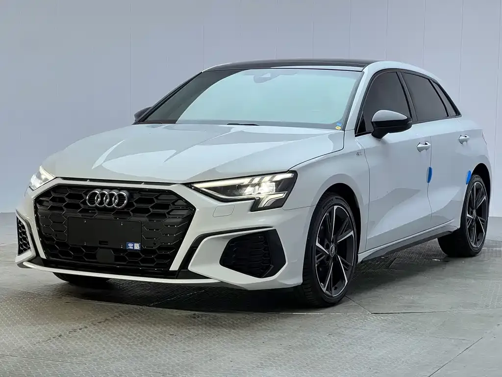 Audi A3 — фото 1