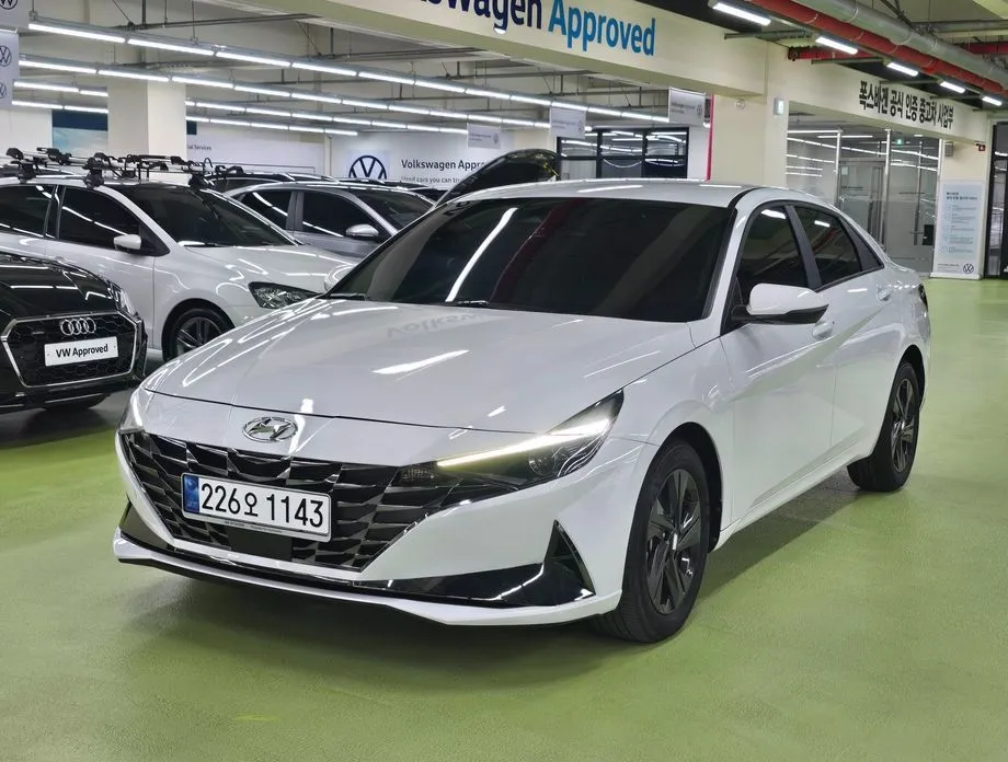 Hyundai AVANTE — фото 1