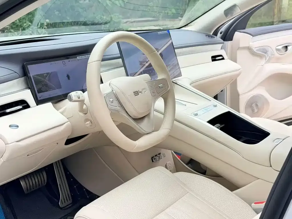 BYD Seal 08 — фото 3