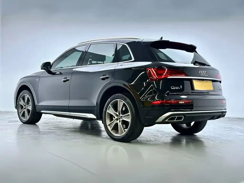 Audi Q5L — фото 5