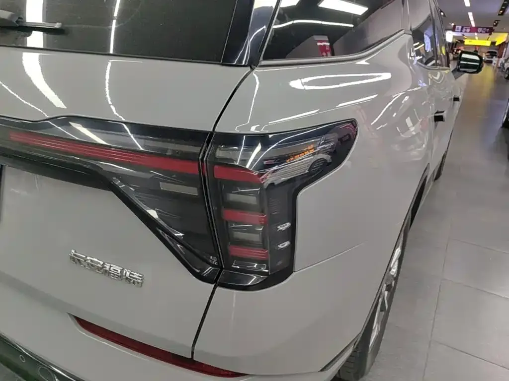 Ford Edge — фото 4
