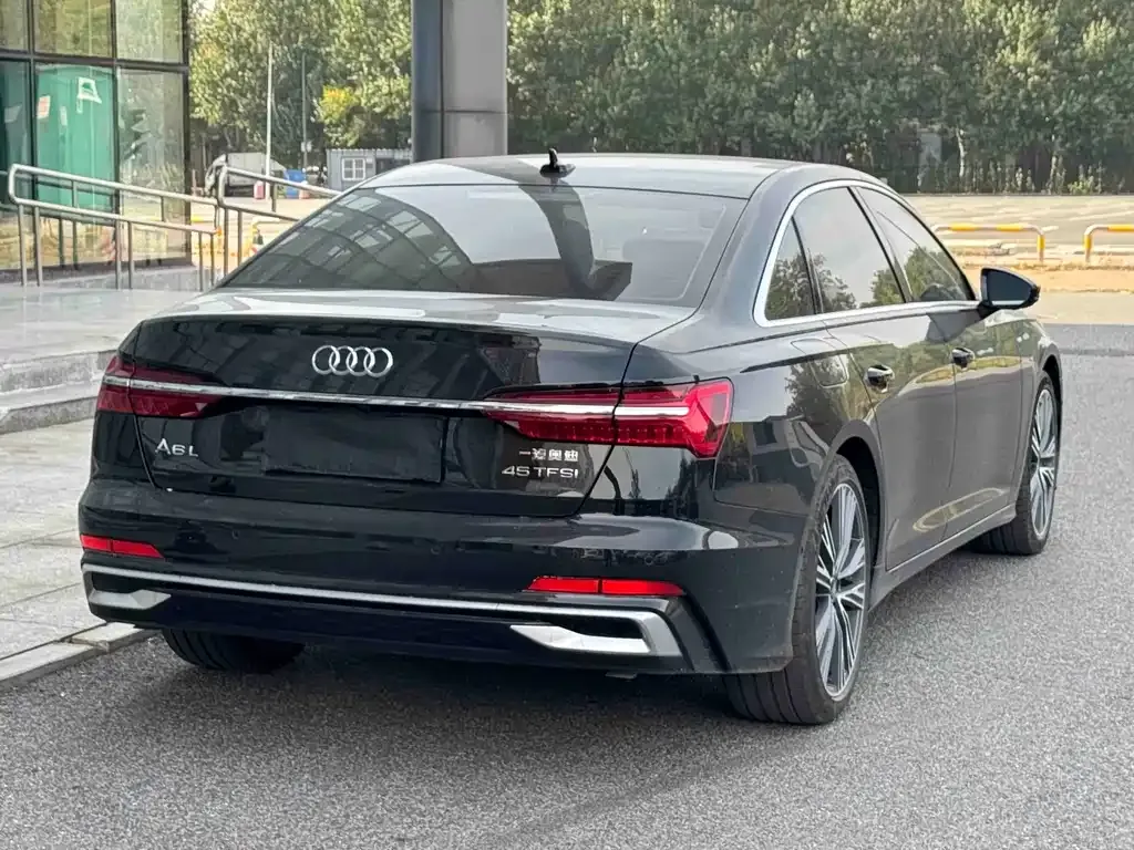 Audi A6L — фото 4