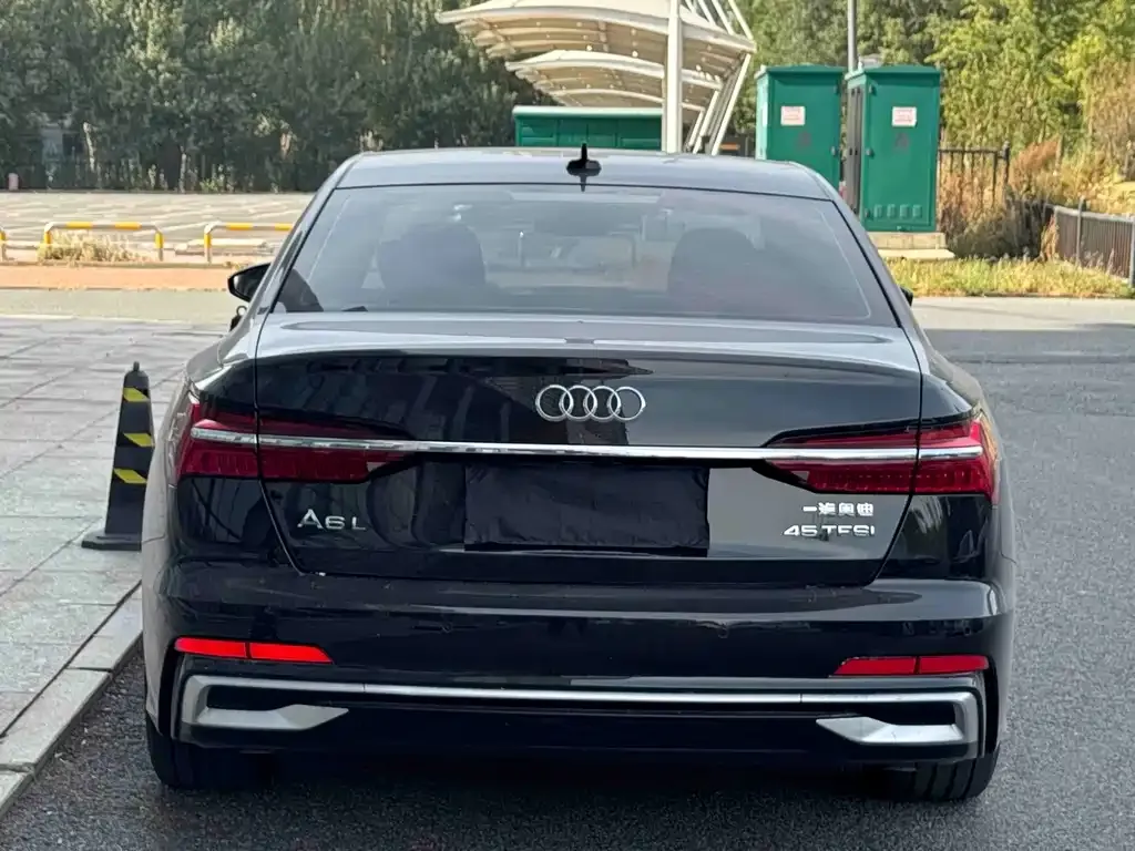 Audi A6L — фото 8