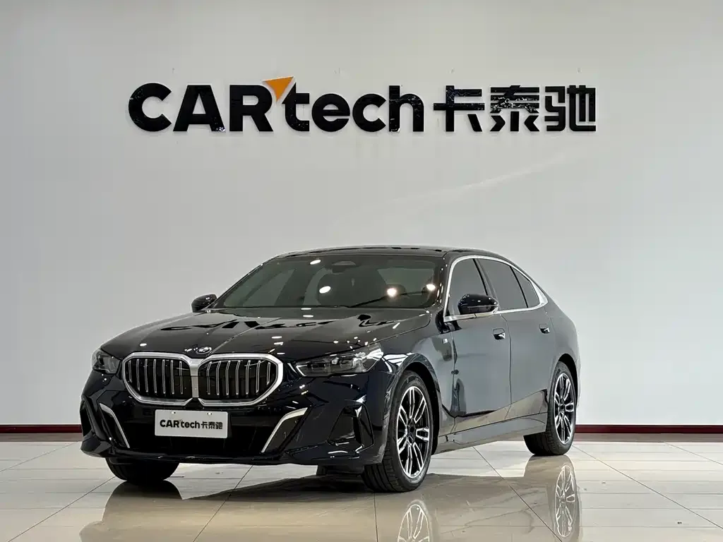 BMW 5 Series — фото 1