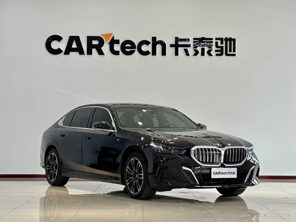 BMW 5 Series — фото 10
