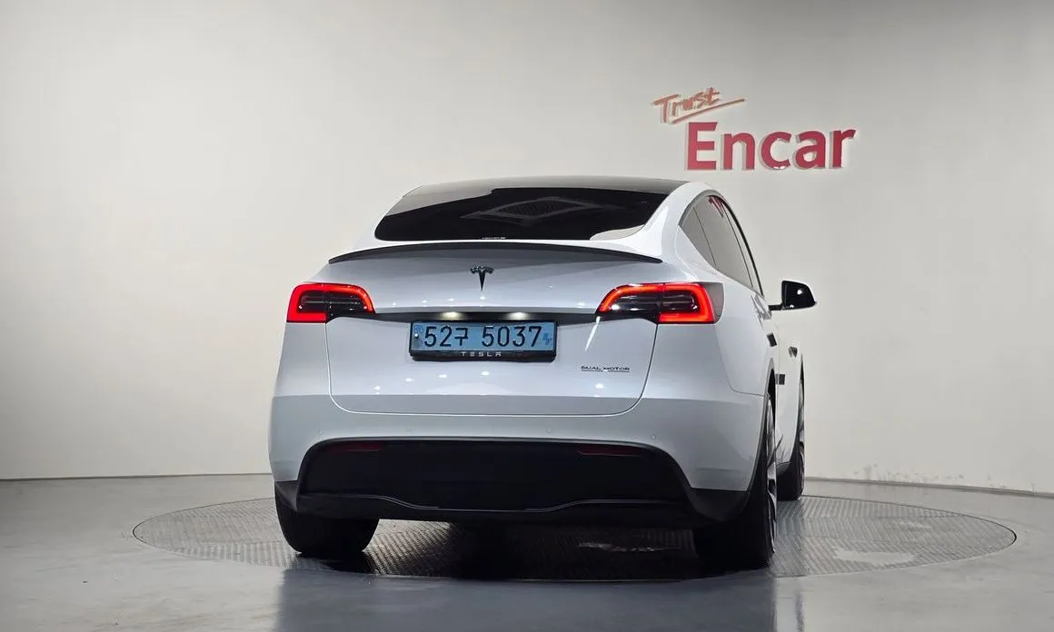 Tesla Model Y — фото 2