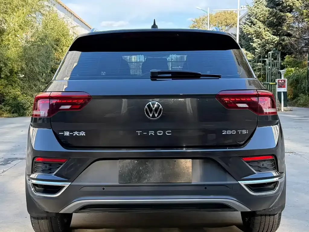 Volkswagen T-Roc — фото 2