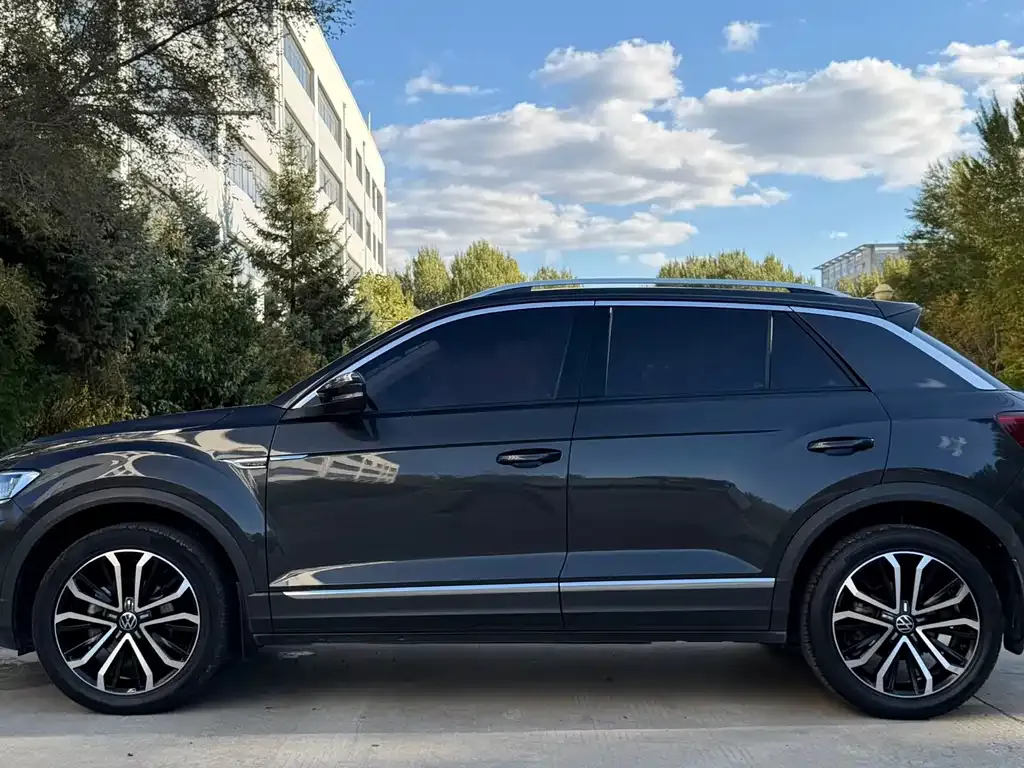Volkswagen T-Roc — фото 7