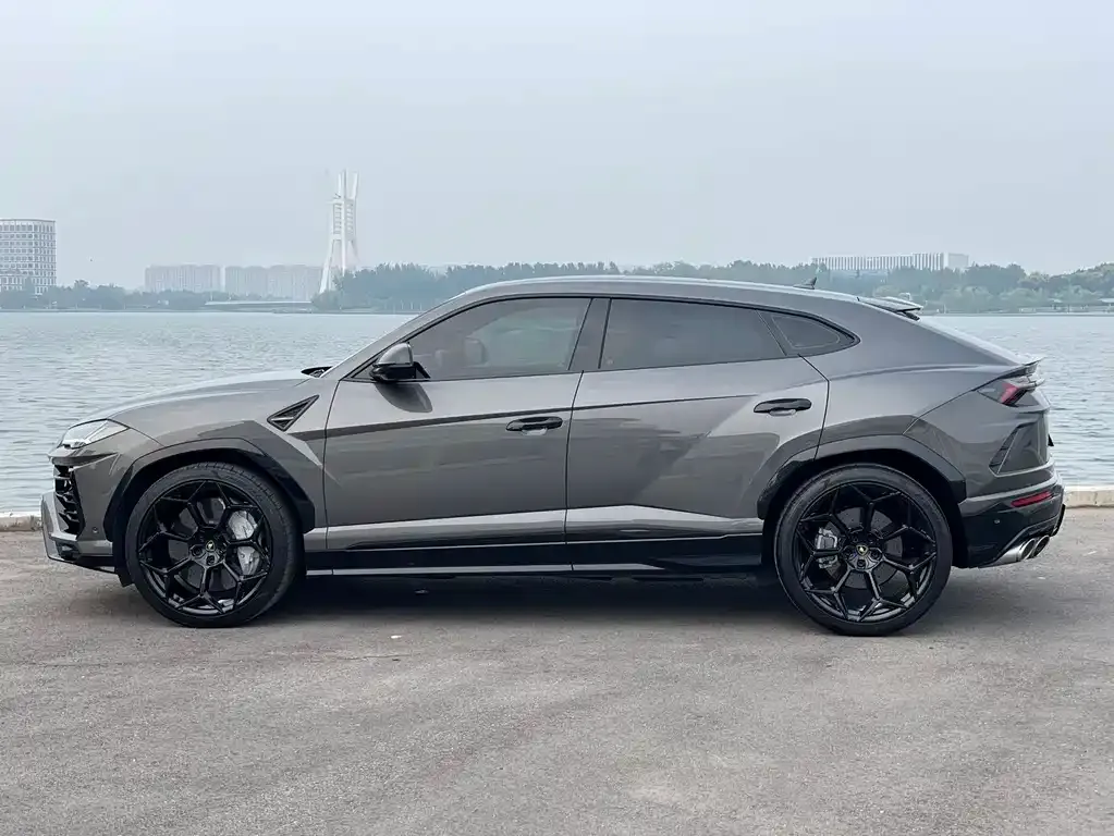 Lamborghini Urus — фото 5