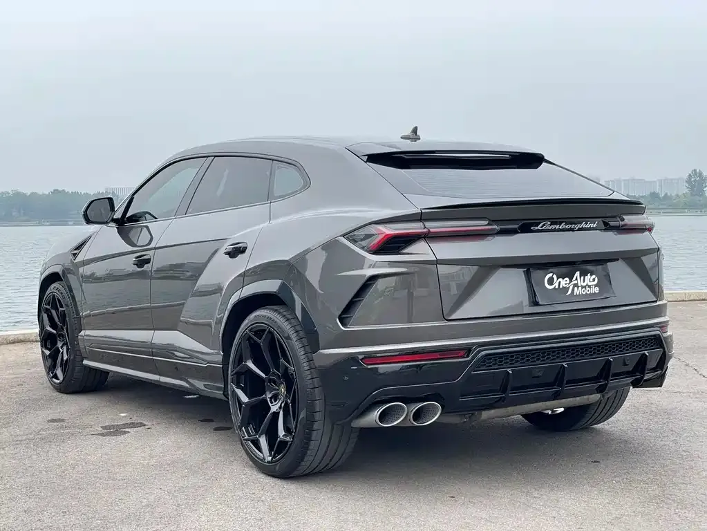 Lamborghini Urus — фото 6