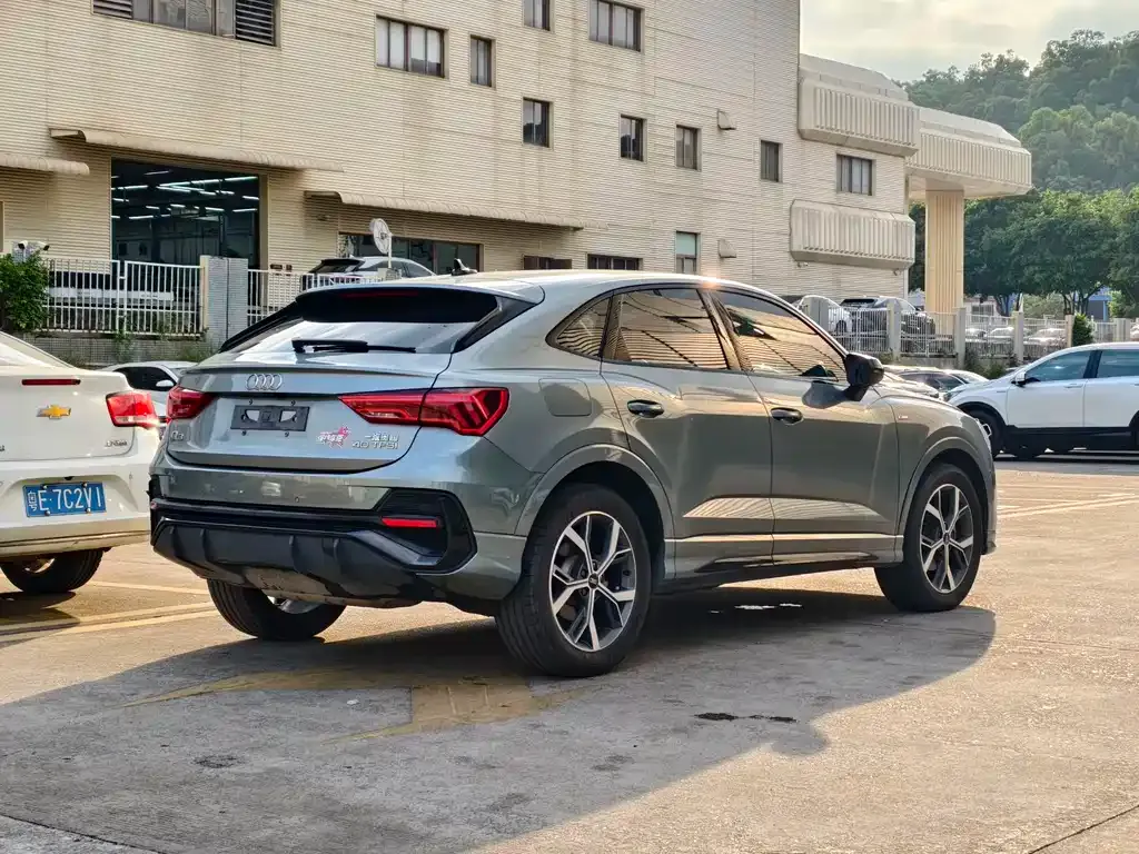 Audi Q3 Sportback — фото 6