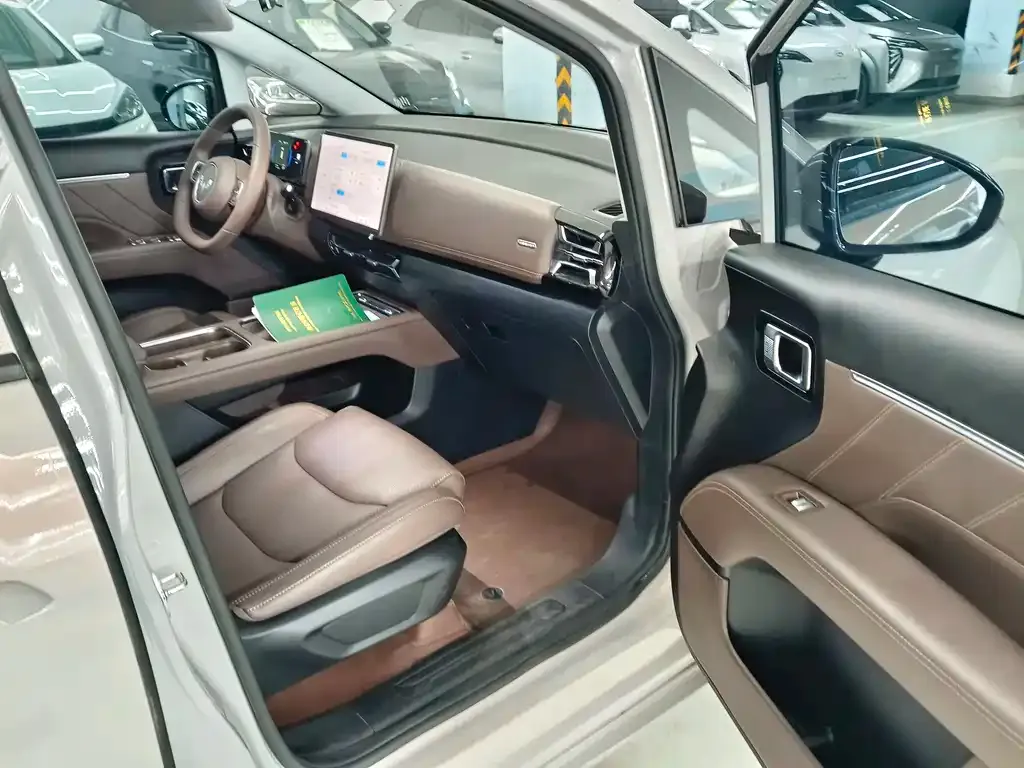 Wuling Xingguang 730 New Energy — фото 7