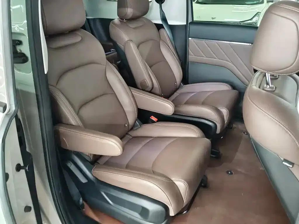 Wuling Xingguang 730 New Energy — фото 8
