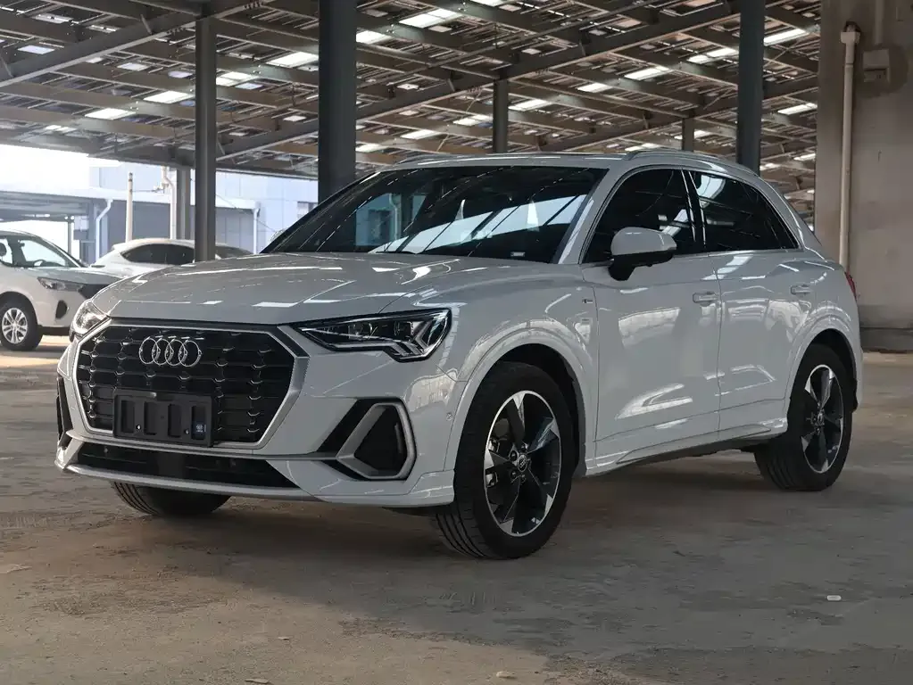 Audi Q3 — фото 1