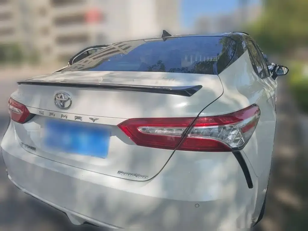 Toyota Camry — фото 7