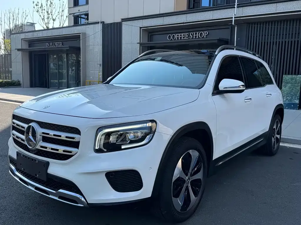 Mercedes-Benz GLB — фото 1