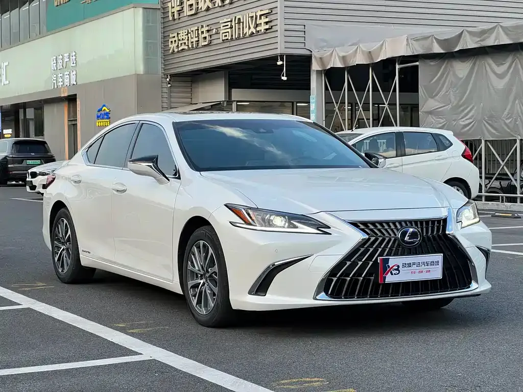 Lexus ES — фото 3