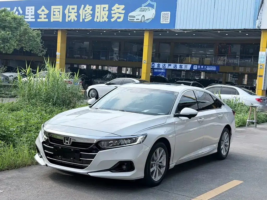 Honda Accord — фото 1