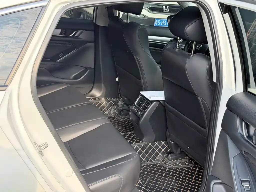 Honda Accord — фото 3