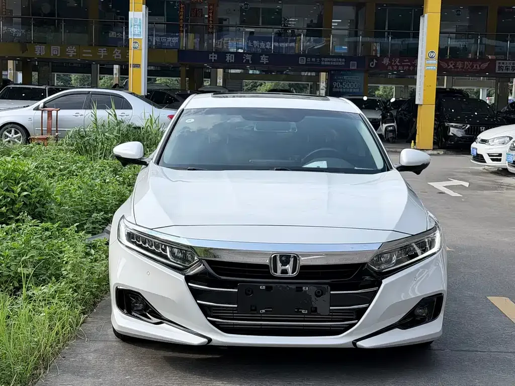 Honda Accord — фото 10