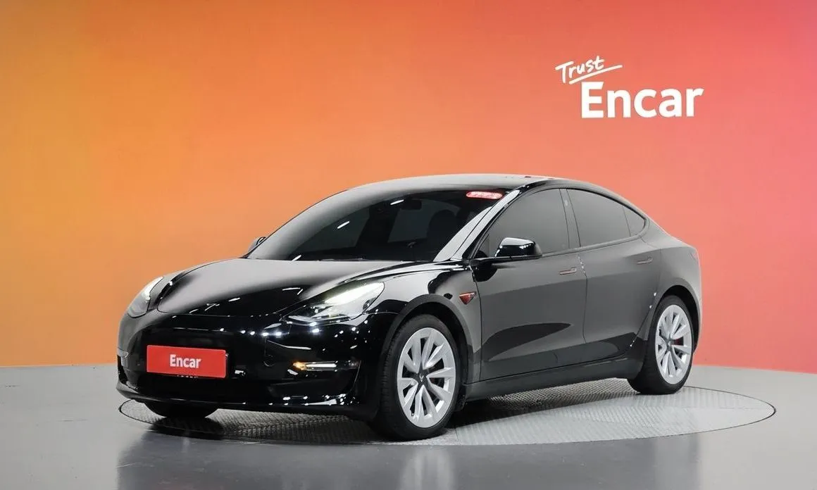 Tesla Model 3 — фото 1