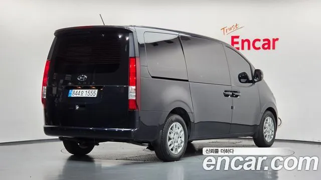 Hyundai Staria — фото 2