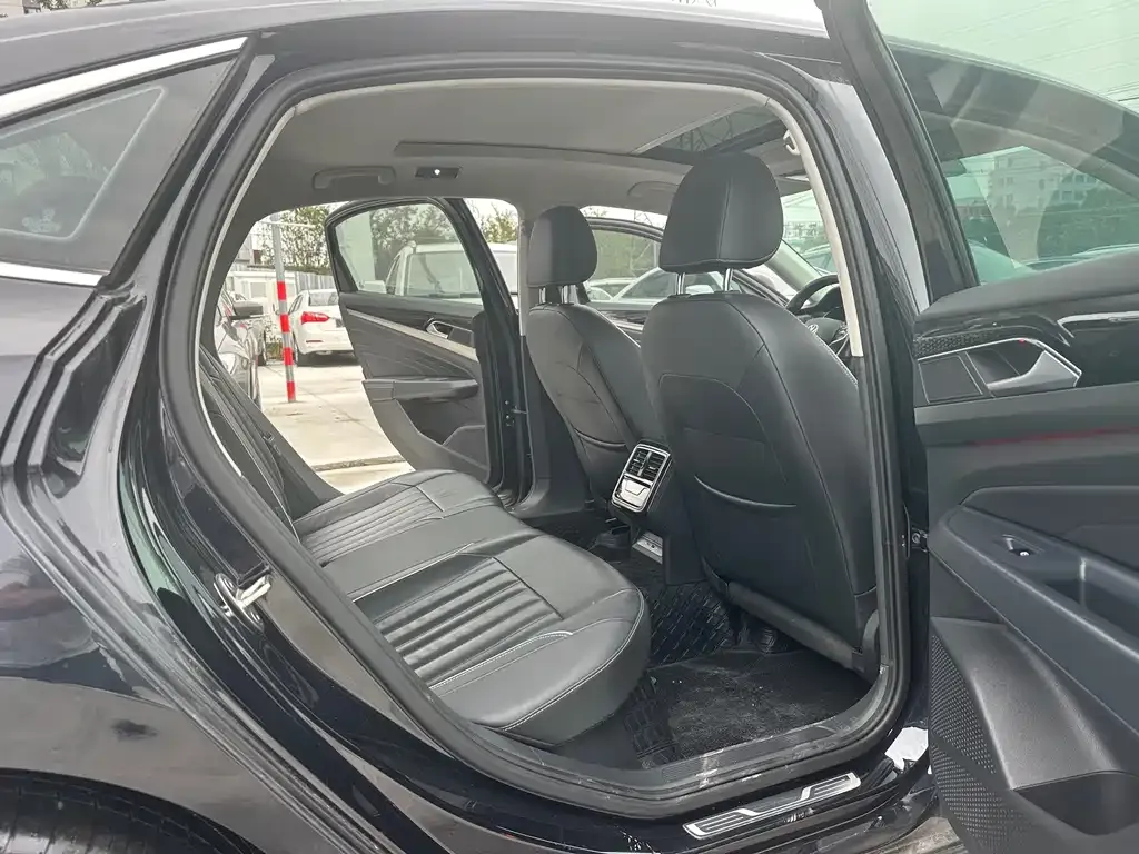 Volkswagen Passat — фото 7