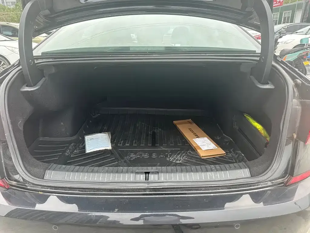 Volkswagen Passat — фото 8