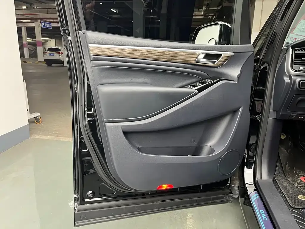 GAC Motor Trumpchi M8 — фото 10